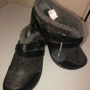 JBU slip on clogs,